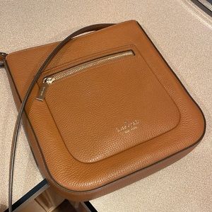 Kate Spade Leila Top-Zip Crossbody Leather Handbag Purse Gingerbread Camel Brown